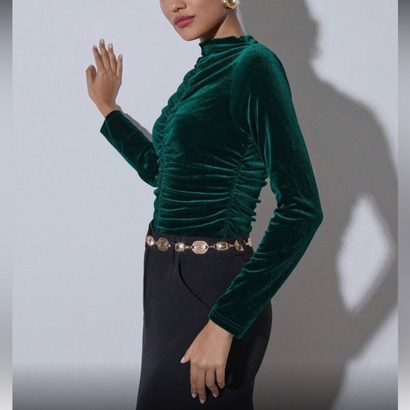 Elegant Green Velvet Long Sleeve Top - Picture 4 of 6